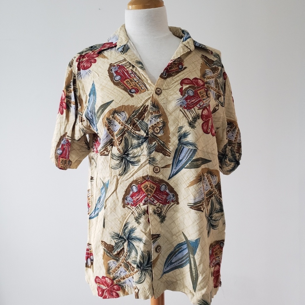 Vintage Hawaiian patterned shirt size small